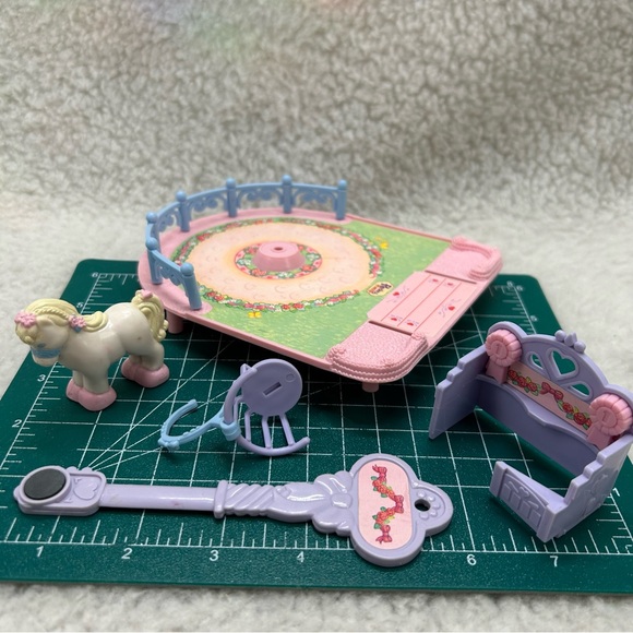 Vintage Fisher Price #5189 Precious Prancing Pony Show Ring 5 pcs 1988 magnetic - Picture 12 of 13